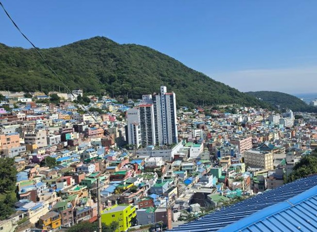 [MISSION] Menjelajahi Desa Budaya Gamcheon, Desa Warna-warni Ikonik Busan