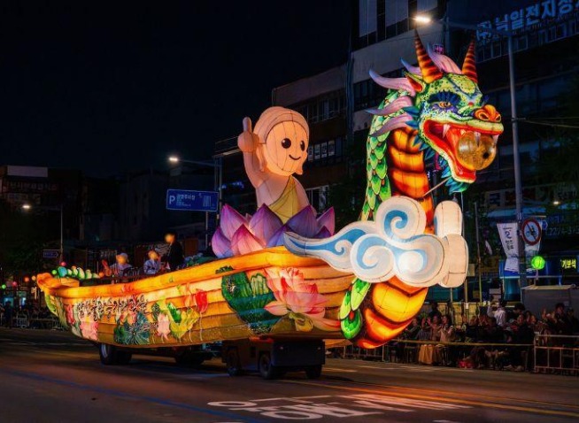 [Mission] Festival Lentera Teratai: Tradisi yang Terus Bersinar