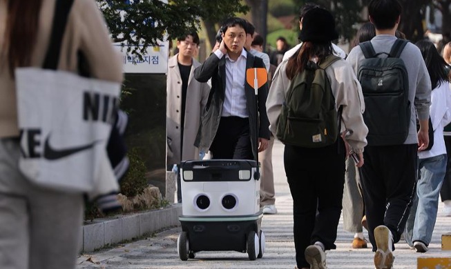 Uji Coba Pengiriman Paket dengan Robot Otonom