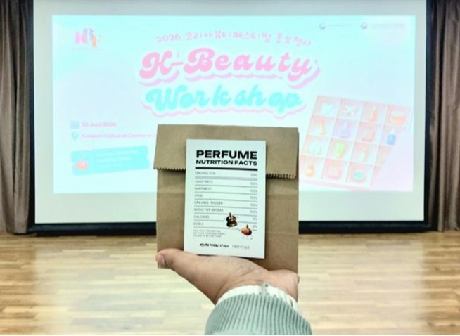 Pengalaman Meracik Parfum dengan Sentuhan Budaya Korea dalam Lokakarya K-Beauty KCCI