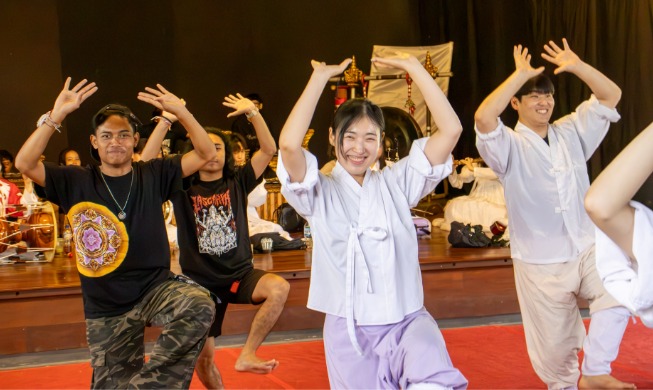 700 Orang Remaja Korea Dikirim ke 36 Negara untuk Promosikan Budaya Korea