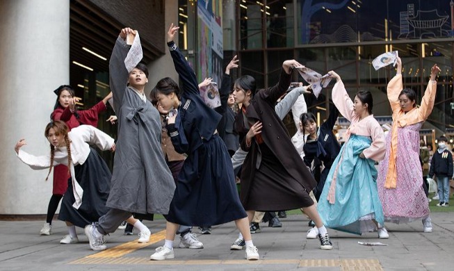 Flash mob Hidupkan Kembali Gerakan 1 Maret