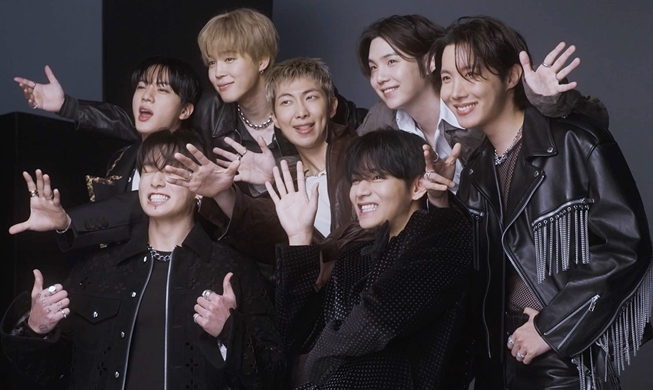 BTS Kembali dengan Sukses Lewat Pertunjukan ARIRANG di Gwanghwamun