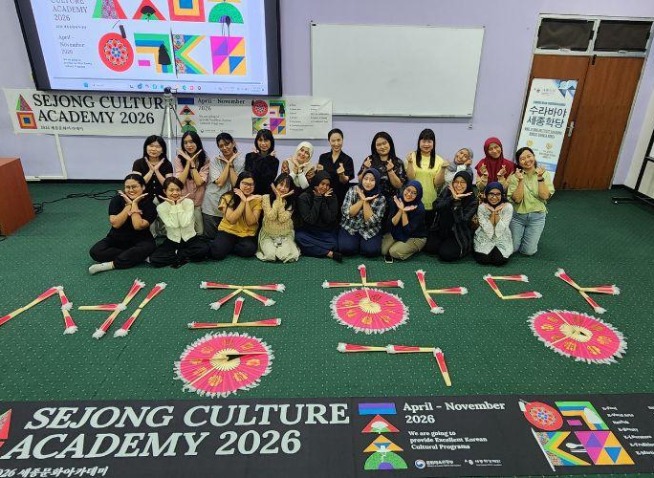 Mengenal Harmoni dalam Tari Kipas Korea di Sejong Culture Academy 2026