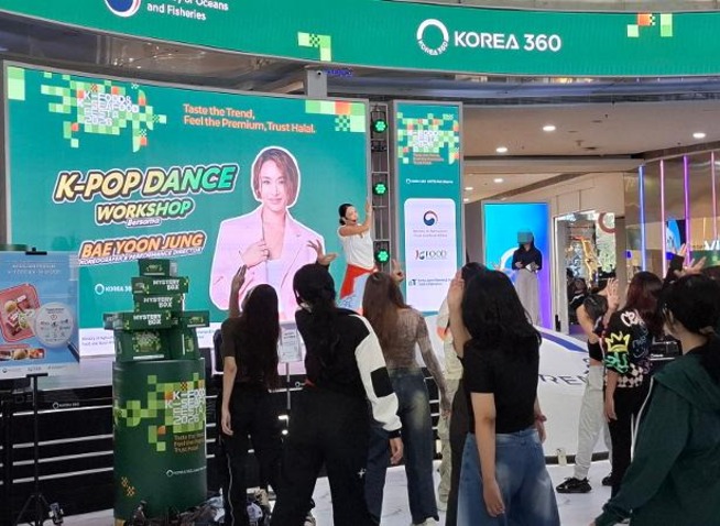 Lokakarya Tari K-Pop Bersama Bae Yoon Jung Tarik Minat Penggemar Halyu