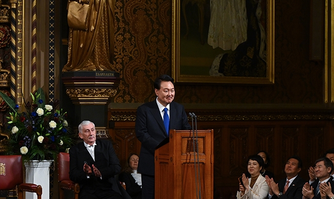 Presiden Yoon Berpidato di Parlemen Inggris Raya