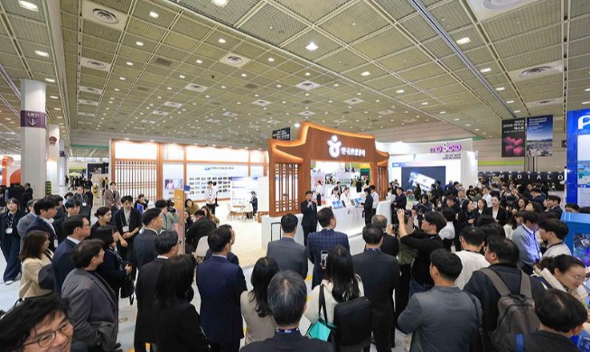 Peserta Pertemuan Internasional Kini Bisa Gunakan Jalur Prioritas Imigrasi Bersama 2 Pendamping