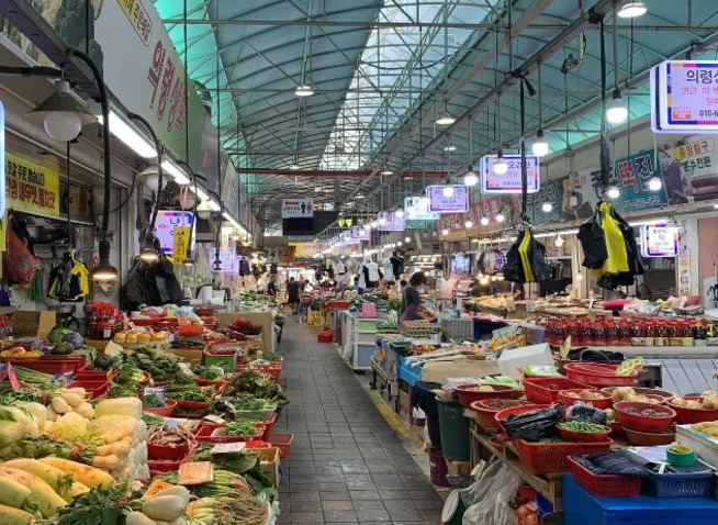 Menyusuri Pasar Tradisional Jwadong di Tengah Kota Busan