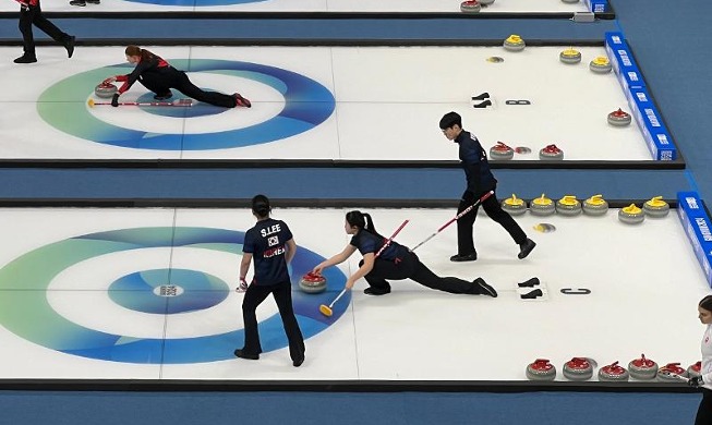 Menyaksikan Pertandingan Curling Antara Korea dan Jerman di Gangwon 2024