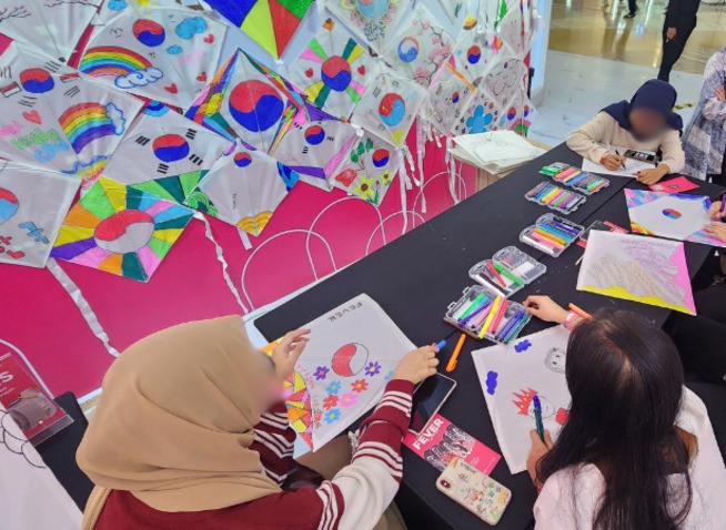 Mengenal Permainan Tradisional Korea di KOREA 360 Melalui Layang-layang dan Ttakji