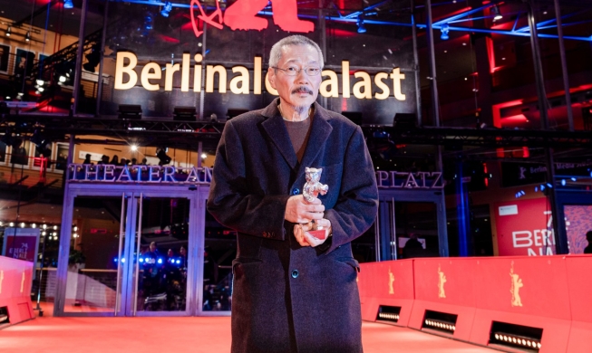 Sutradara Hong Sangsoo Raih Penghargaan Juri Festival Film Internasional Berlin