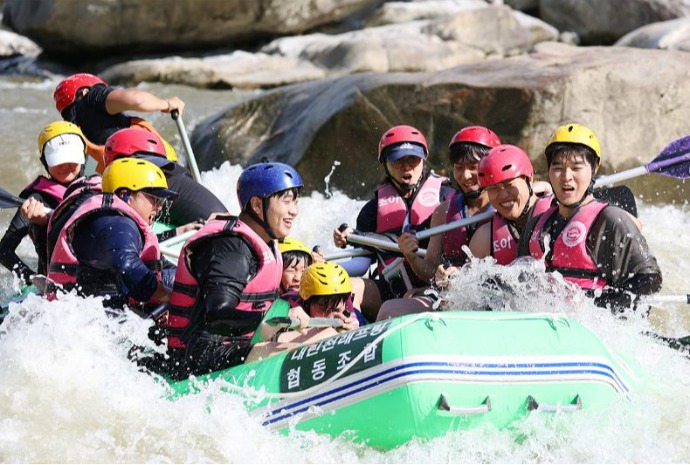 Arung Jeram untuk Mengusir Panas Terik