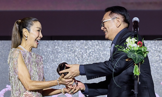 Michelle Yeoh dan BIFF, dari Asia ke Panggung Dunia