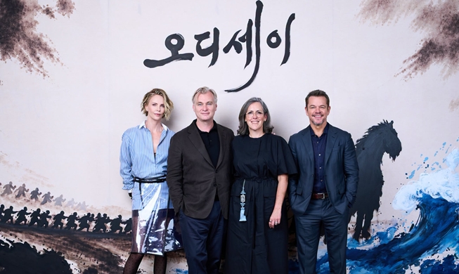 Christoper Nolan Tegaskan Pentingnya Bioskop Sebagai Ruang untuk Berbagi Cerita