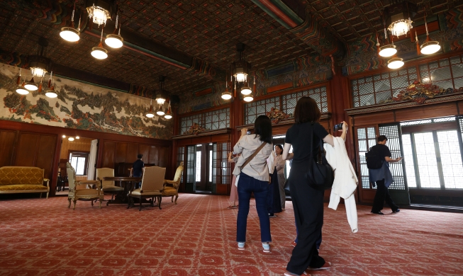 Pembukaan Bagian Dalam Huijeongdang di Istana Changdeokgung