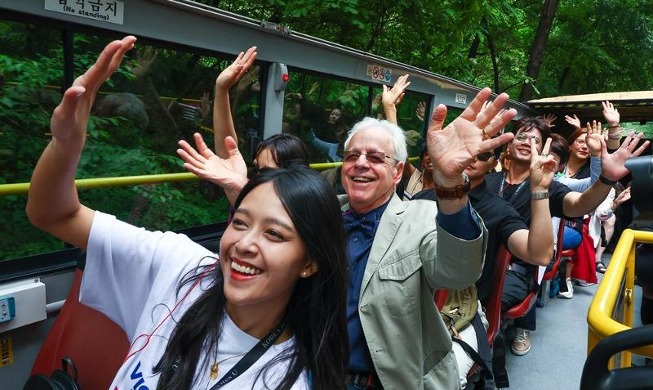 Juru Bahasa, Taksi, dan Seoul Jadi Kata Kunci dalam Layanan Panduan Juru Bahasa