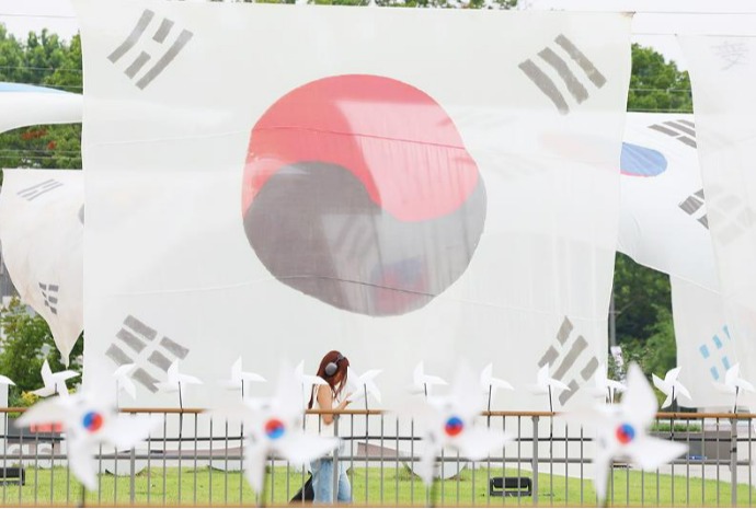 Bendera Nasional Korea Berkibar di Pulau Nodeulseom
