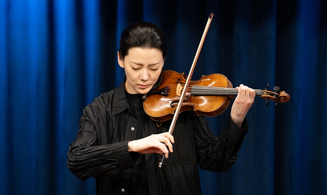 Violinis Clara-Jumi Kang Kembali Sapa Penonton Korea