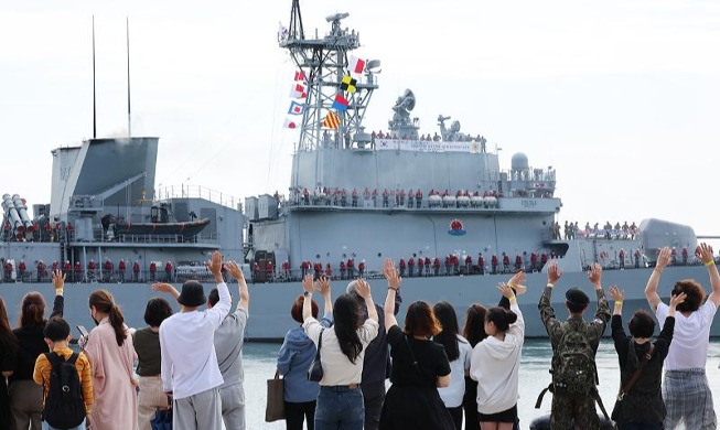 Unit Cheonghae Berangkat Menuju Teluk Aden