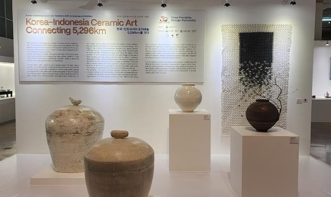 Pameran Keramik Kolaborasi Korea-Indonesia Menghubungkan Jarak 5.296 Km