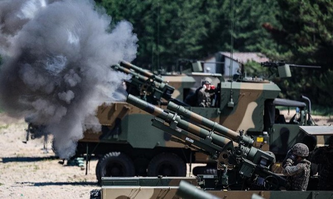 Latihan Menembak dengan Artileri Gerak Sendiri Beroda