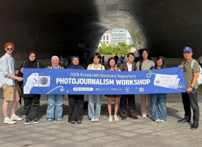 Sesi Praktik Lokakarya Foto Jurnalistik Latih Keterampilan Visual Wartawan Kehormatan