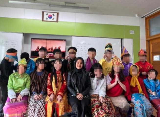 Berbagi Pengalaman Santi Manda Sari, Guru Indonesia yang Mengajar di Korea
