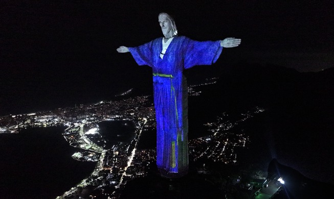 Patung Yesus di Brasil Kenakan Hanbok