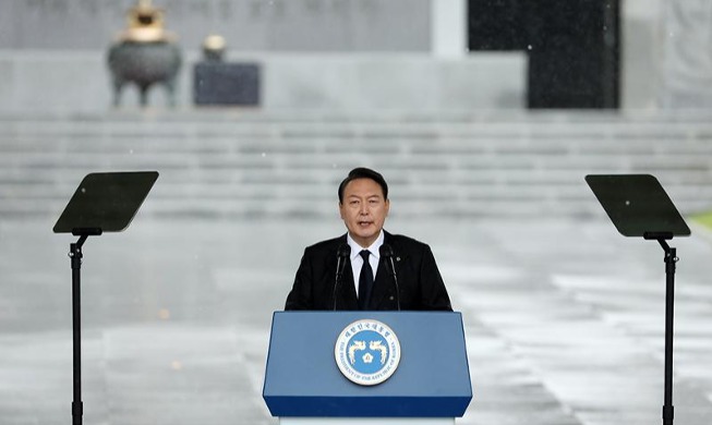 Presiden Yoon yang Mengadakan Pidato di Upacara Hari Peringatan