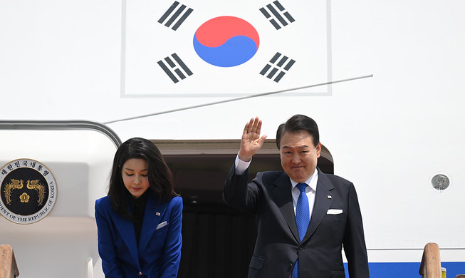 Kunjungan Presiden Yoon ke Prancis dan Vietnam
