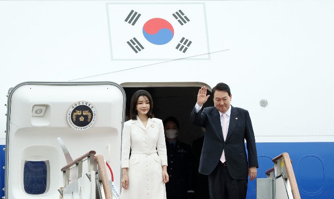 Presiden Yoon Berangkat untuk Menghadiri KTT NATO