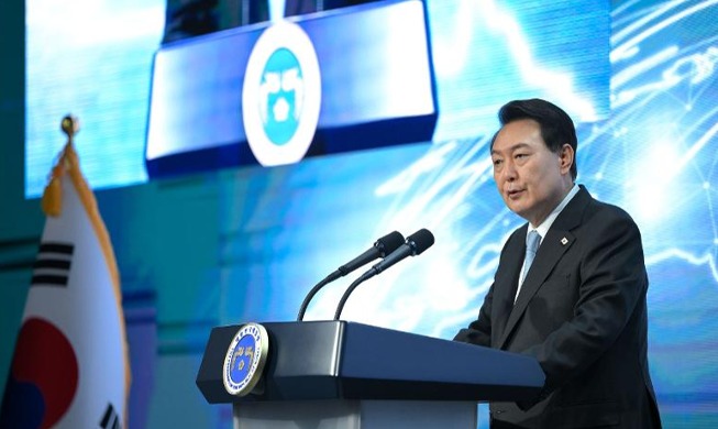 Presiden Yoon Janji Akan Terus Dukung Para Ilmuwan Muda Korea