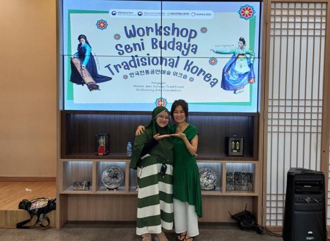 Lokakarya Seni Budaya Tradisional Korea Dorong Antusiasme Belajar Gayageum di Indones...