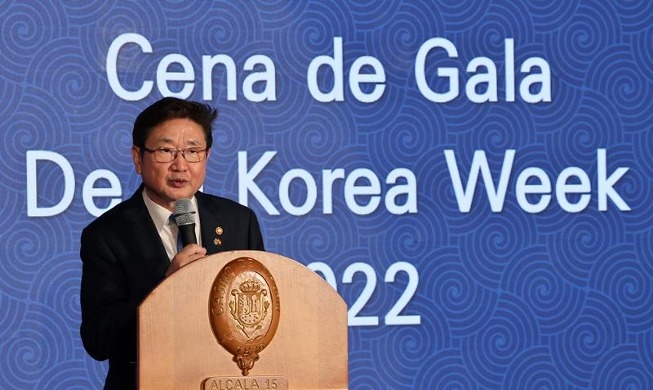 Menteri Park Bo Gyoon Mempromosikan Korea Selatan di Spanyol
