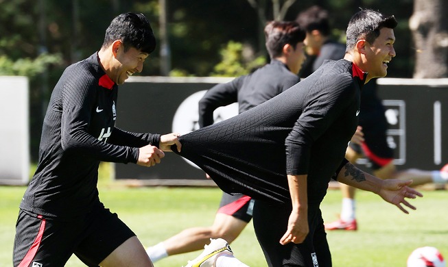 Son Heung-min dan Kim Min-jae yang Berlatih Sebelum Laga Uji Coba