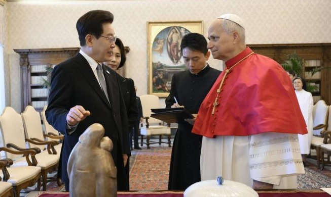 Presiden Lee Undang Paus Leo XIV ke Korea untuk WYD 2027