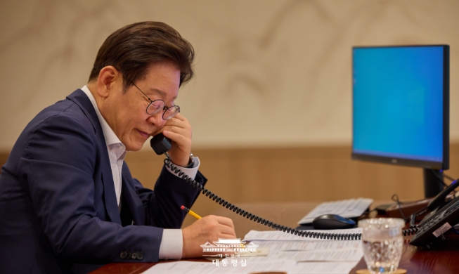 Presiden Lee Gelar Panggilan Pertama dengan Pemimpin Kazakstan dan Swedia