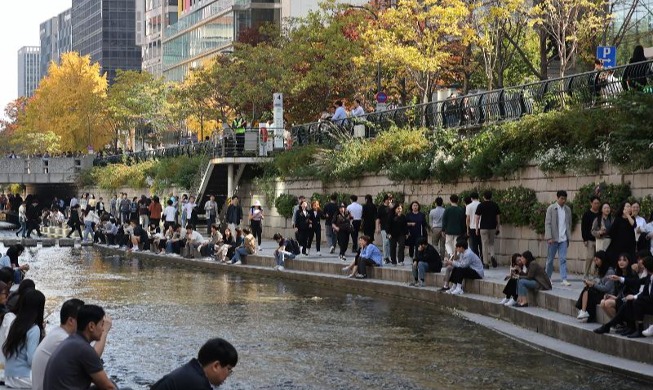 Pemandangan Cheonggyecheon pada Bulan November di Seoul