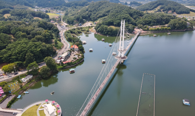 Melambat Sejenak, Menemukan Pesona Kota Kecil