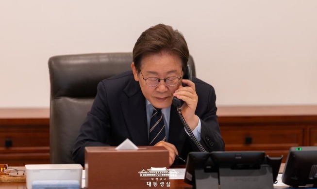 Telepon Perdana Presiden Lee dengan PM Singapura