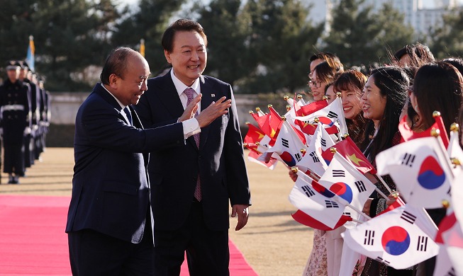 Upacara Penyambutan Resmi Presiden Vietnam Nguyen Xuan Phuc