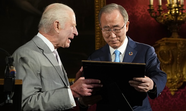 Ban Ki-moon Raih Penghargaan Harmoni dari Raja Charles III