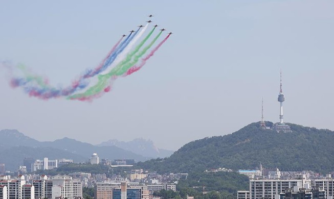 Pertunjukan Black Eagles di Jantung Kota Seoul