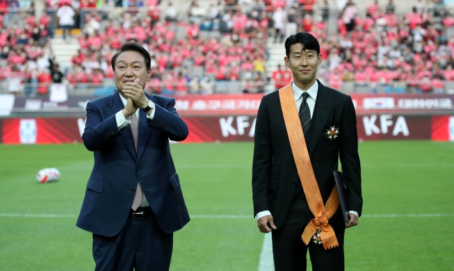 Presiden Yoon Anugerahi Son Heung-min dengan Cheongryongjang