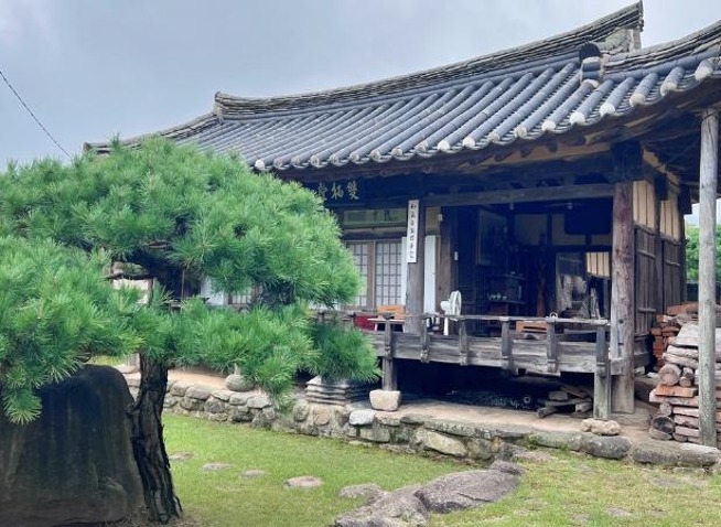 Pengalaman Bermalam di Rumah Tradisional Hanok Desa Hanbam Gunwi-gun