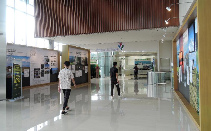 Pameran berlokasi di lobby utama gedung WTC 2, Jakarta