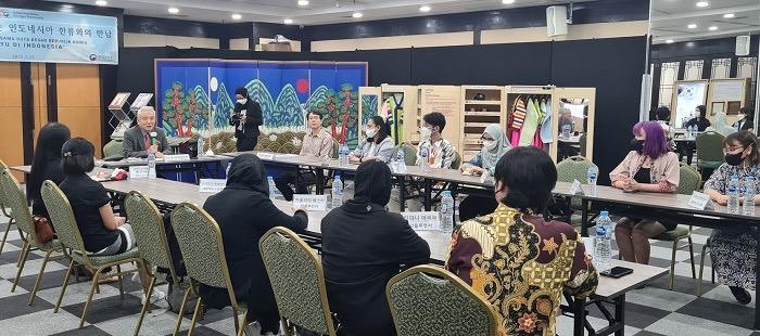 Duta Besar Republik Korea untuk Republik Indonesia menemui perwakilan dari para pegiat hallyu Indonesia. (Foto: Korean Cultural Center Indonesia)