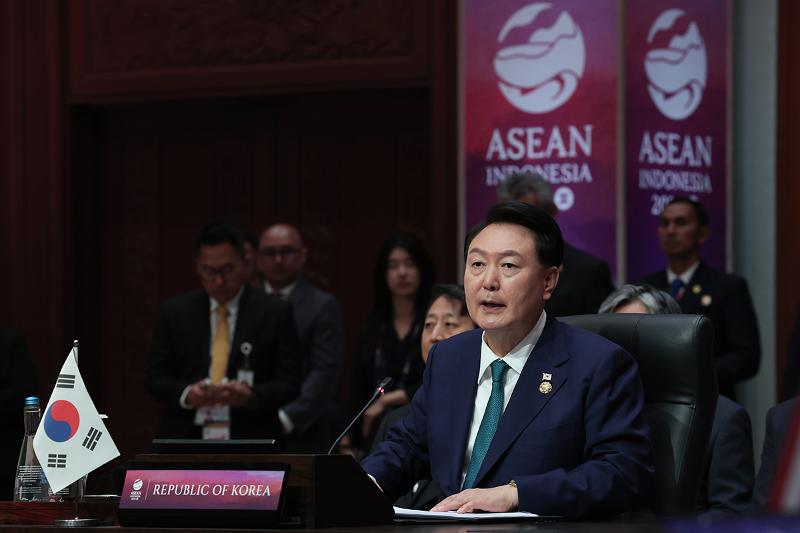 Presiden Yoon Suk Yeol memberikan pidato pada KTT Korea-ASEAN ke-24 yang diselenggarakan pada tanggal 6 September pagi di Jakarta Convention Center, Indonesia. (Kim Yong Wii, Kantor Kepresidenan Republik Korea) 