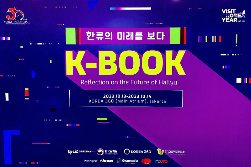 Spanduk acara pameran buku K-Book di KOREA 360, Lotte Mall Jakarta.