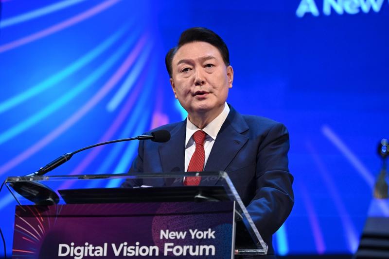 Presiden Yoon Suk Yeol terlihat sedang memberikan pidato pada New York Digital Vision Forum yang digelar pada tanggal 21 September (waktu setempat) lalu di Universitas New York, Manhattan, Amerika Serikat. (Kang Min Seok, Kantor Kepresidenan Republik Korea)